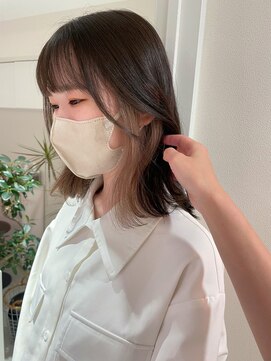 ユイル(Uil) 小顔前髪顔周りレイヤー×インナーカラー デザインカラー