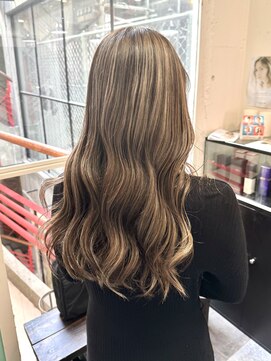 アジリ(agili) 20代30代/ミルクティー/個性的/デザインカラー/メッシュ/ロング