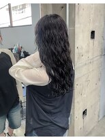 ノード(NODO)&nbsp;ロングのニュアンスウェーブヘア