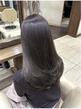 ザック ヴィ(ZACC  vie) レイヤーカット/セミロング/艶カラー/学割U24