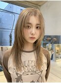 ミディアムレイヤーストレートロングウルフミルクティーベージュ