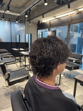 スタッド 松戸(stud. Men‘s) 強め波巻きスパイラルパーマ