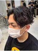 ツイストスパイラルパーマメンズカットセンターパート刈り上げ