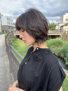 オフ(off) あごラインの切りっぱなしボブ