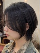 ソレイユ 新宿御苑前 (SOLEIL) 40. 暗髪艶ショート/前下がりボブ/デザインカラー/うねり