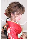 和装にも！パーマ風アップヘア