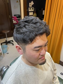 バーバー アカダマ 元巻きパーマショートスタイル