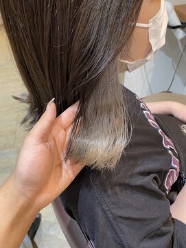 ロカリタ キョウト 千本丸太町店(ROCAReTA kyoto) イヤリングカラー/ホワイトベージュ