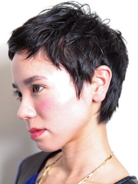 ビュートリアム 福岡(BEAUTRIUM) 女性らしさを引き立たせるベリーショートヘアー