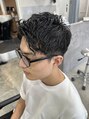 シラス(SiLasu) メンズアップバングショート×ツイストスパイラルパーマ