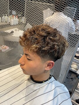 宮崎理容院 オークス店 【メンズ】スペインカール×ブラウン×メッシュ