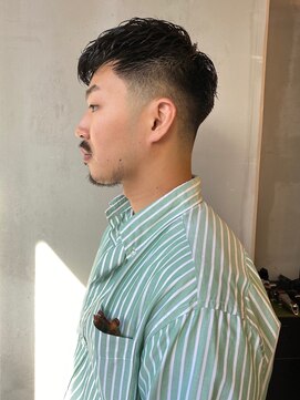 フランクスバーバーザスタンド(Frank’s barber the stand) 直毛にオススメピンパーマスキンフェードE