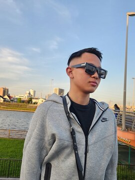 スワン スキンフェード七三ポンパドール