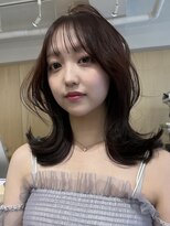 バベル アット フルリール 甲子園口(BABEL at fleurir) 肌馴染みのいいブラウンに顔まわりに抜け感を合わせたミディアム