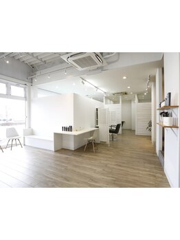 全席半個室の贅沢空間で、あなただけの特別な時間を。居心地の良い空間をお届け♪