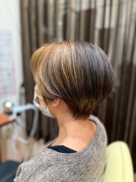 美容室ヒラトヤ 都南店 ベージュカラー×マニッシュ透明感小顔奥行きショート40代50代