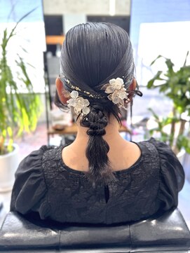 コティ(Kotii) タイトな編みおろしアレンジ♪