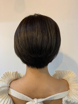 ニルバ(niLva) nilva新宿ベージュブラウンショートボブ