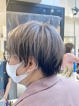 ビランチェ 池袋(bilancia) マッシュウルフ/インナーカラー/シルバー【池袋/池袋東口】