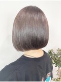ミニボブ×インナーカラー×ホワイトカラー