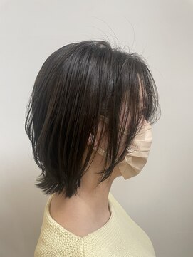 ルクール(Le Coeur) オリーブベージュの外はねボブ