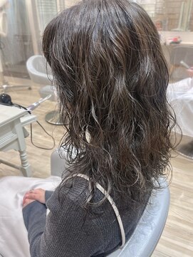 ボネッカ 鶴見(BONECCA) くしゅっとウェーブパーマ【上岡茉央】