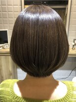 カミケンガレリア(kamiken. galleria)&nbsp;さらツヤ大人かわいい丸み美髪ショート【カミケンガレリア】