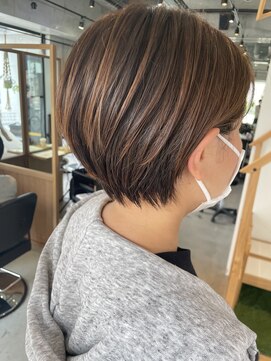 フェリア 池田(FERIA) 透明感カット × ハイライトカラー（田岡）