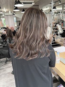 レディアル 大宮(REDEAL ope.) 【ハイライト】ベージュハイライトバレイヤージュ