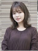 ふんわりミディナチュラル外ハネくびレイヤー前髪あり×ベージュ