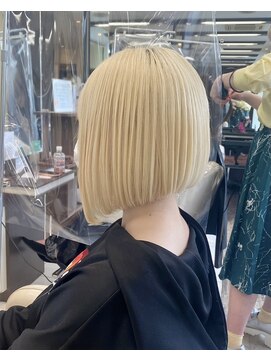 アッシュ 横浜西口店(Ash) 前下がりボブ×ブリーチ