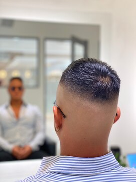 アース 常盤平店(HAIR & MAKE EARTH) スキンフェード