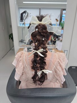 バルベストーキョー(BARBES TOKYO) ポニーテールの編み下ろしアレンジ【清板】