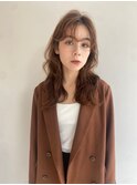 ベージュ