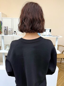 チーカ(chica) ゆるふわボブパーマ×オレンジ