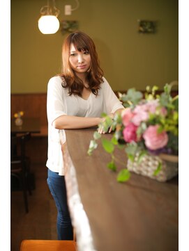 オーバーキャプテンネイキッド(OVER CAPTAIN NAKED) 毛先スウィングカール　×　カフェ撮影