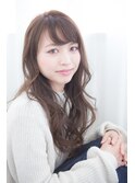 ふんわり優しさ漂うロングスタイル