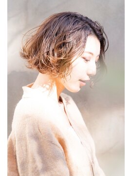 テイラー(Taylor) ［Taylor］☆大宮　アッシュベージュ×パーマ風ボブ