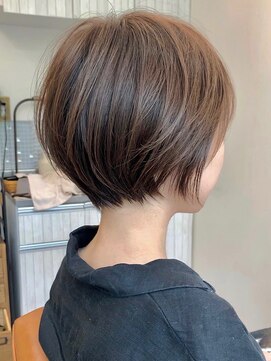 ビュー フクオカ(VIEW FUKUOKA) 大人かわいい美髪ホワイトグレージュ ネビージュショートボブ