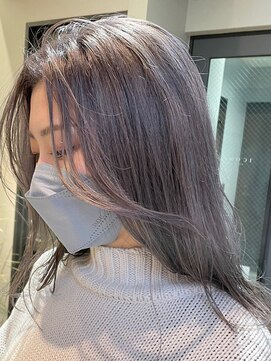 アイコニック 春日店(ICONIQ) かっこいいホワイトグレー♪