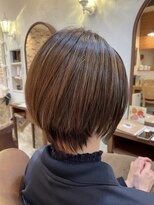 ヴィアンカ(Vianca)&nbsp;丸みショートボブ×白髪ぼかしハイライト