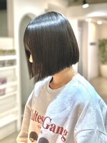 ニコ(niko)&nbsp;【二村】地毛風縮毛矯正で叶える切りっぱなしボブ