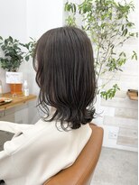 ティエル(TieLu) ミディアムレイヤー×ソフトグレージュ×外国人風