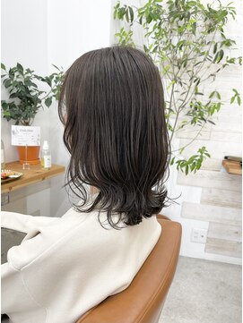 ティエル(TieLu) ミディアムレイヤー×ソフトグレージュ×外国人風