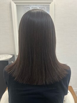 サロンドウイ(salon de OUI)の写真/マルチケラチンと8種類の保湿成分で、ダメージを抑えながら自然なストレートに♪毎朝のお手入れも簡単◎