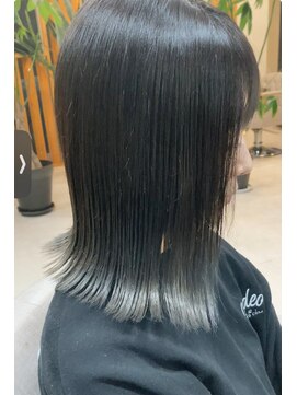 ピーシーズ(Pieces) 毛先ブリーチで外ハネボブにアクセントを！