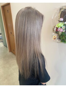 ストロベリー ワン アート(Strawberry one art) ホワイトミルクティーベージュ