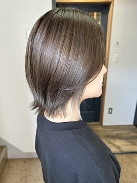 リルア 博多(LIRUA) さりげないデザインのイヤリングカラー