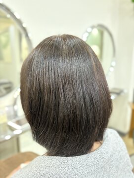 ビィーワンイースト(Be 1 EAST) ミディアムカット