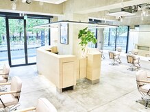 笑顔あふれる温かみのある場所。心地よいアットホームな空間で皆さまをお迎えします◎